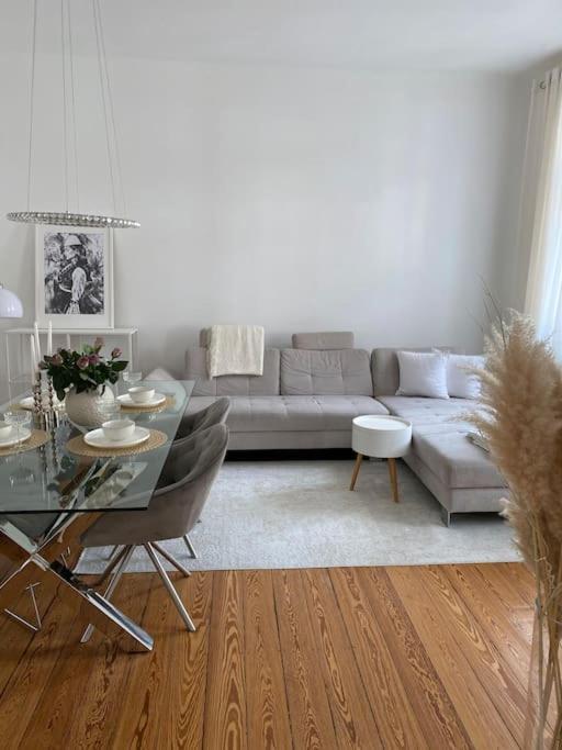 Altbau-Oase Der Eleganz: Stadtnaher Komfort Pur Wiesbaden Bagian luar foto