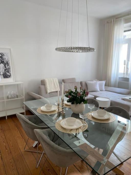 Altbau-Oase Der Eleganz: Stadtnaher Komfort Pur Wiesbaden Bagian luar foto